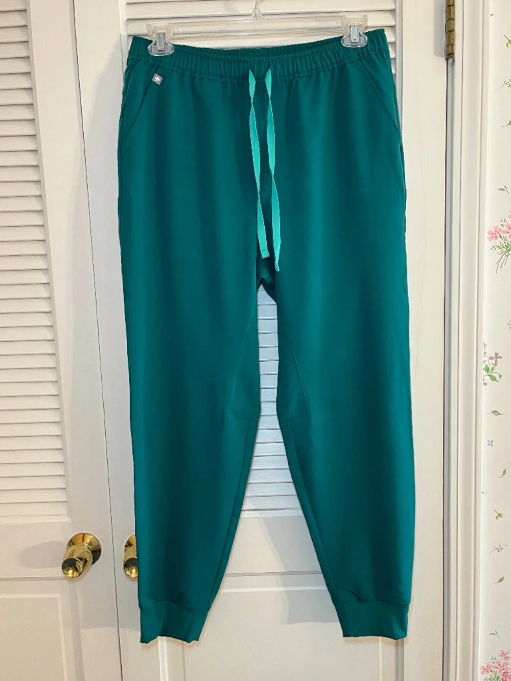 Figs Tansen Hunter Green (PO# 7285) Joggers Size L NWOT